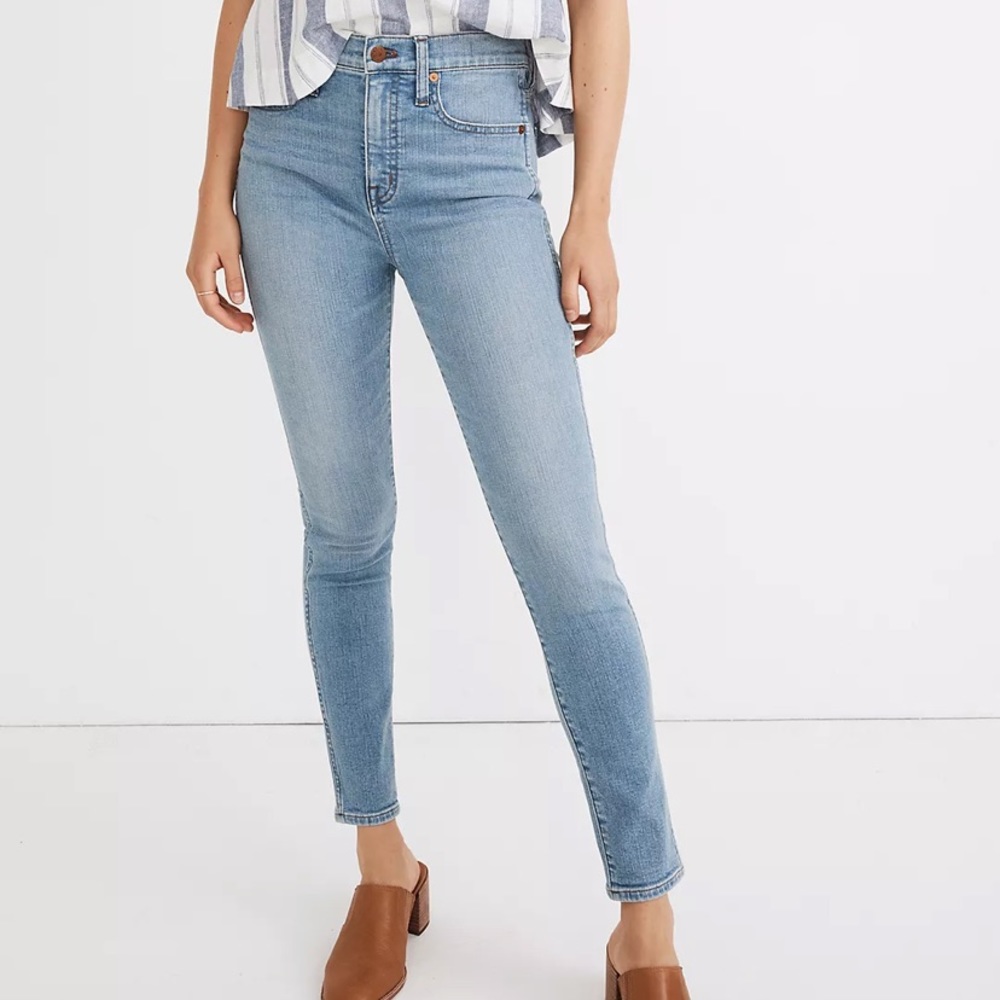 10" High-Rise Skinny Jeans in Annapolis Wash Size 25T